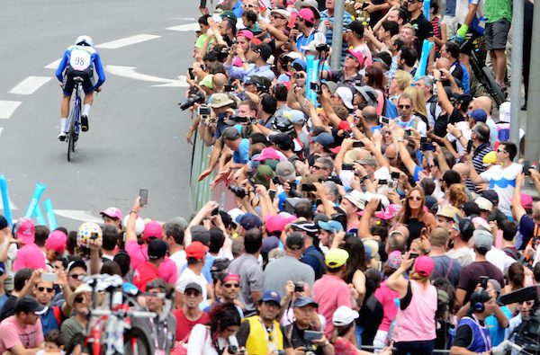 Massive-crowds-turned-out-to-support-Israel-Cycling-Academy-in-the-first-ever-appearance-of-a-Grand-Tour-outside-of-Europe